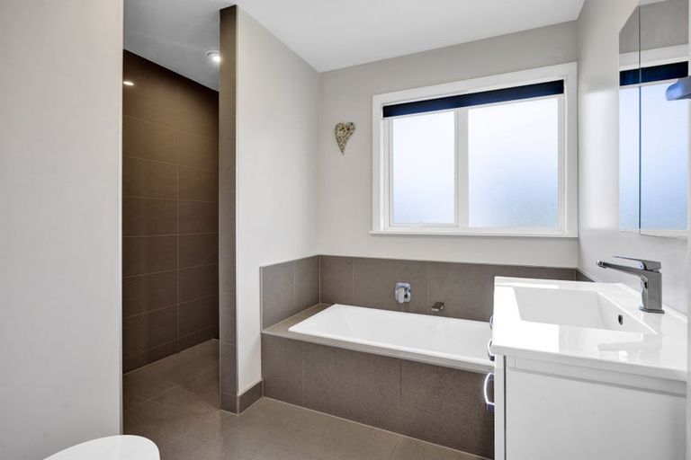 Photo of property in 7 Pukatea Street, Inglewood, 4330