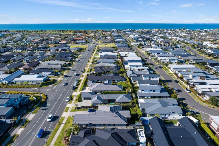 Photo of property in 95 Sandhurst Drive, Papamoa Beach, Papamoa, 3118