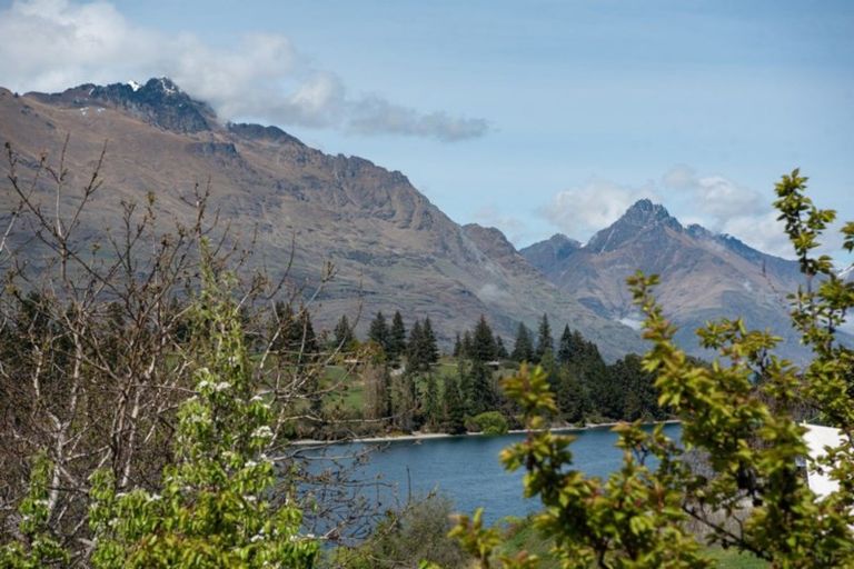 Photo of property in 139 Frankton Road, Queenstown, 9300