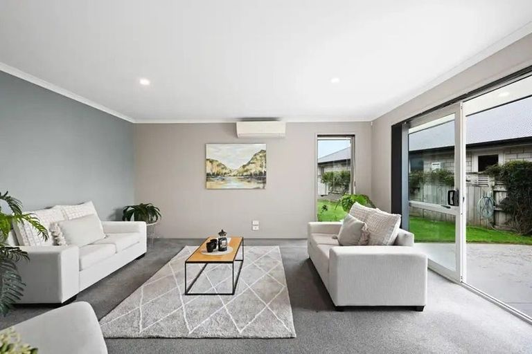 Photo of property in 41 Plescher Crescent, Leamington, Cambridge, 3432