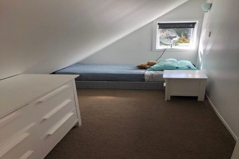 Photo of property in 1/35 Moore Street, Hillcrest, Auckland, 0627