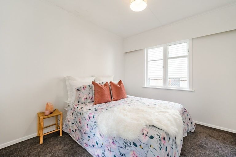 Photo of property in 49 Lees Grove, Wainuiomata, Lower Hutt, 5014