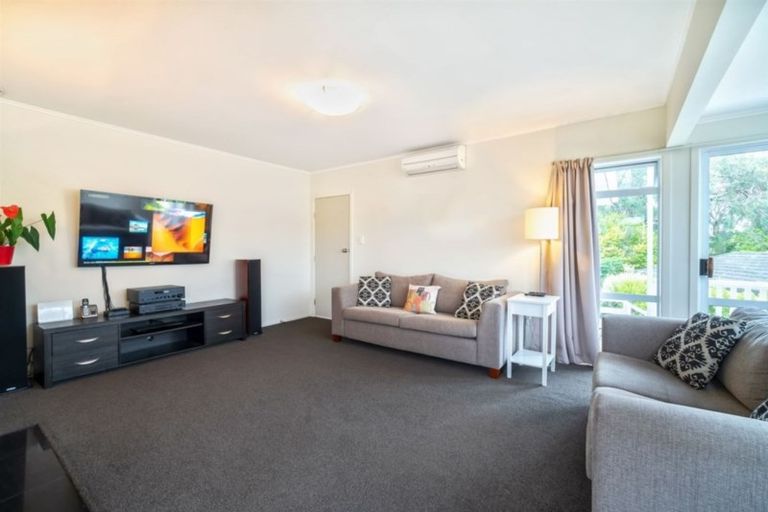Photo of property in 1/32 Trinidad Road, Sunnynook, Auckland, 0620