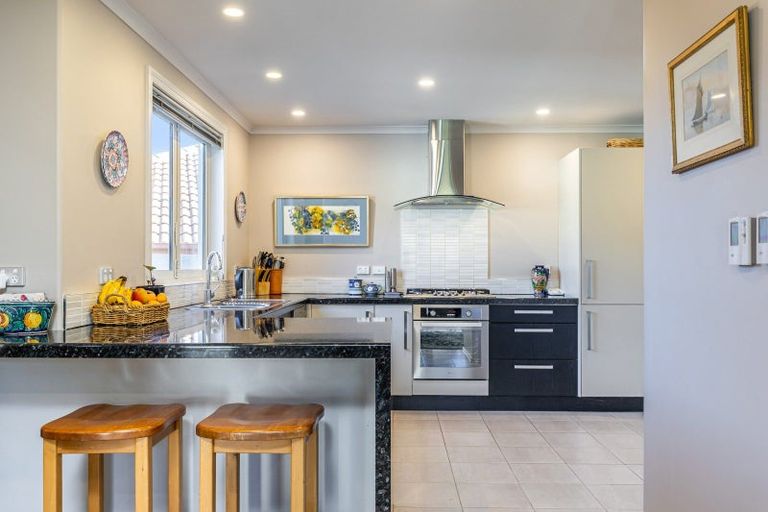 Photo of property in 10 Glentui Place, Waikawa, Picton, 7220