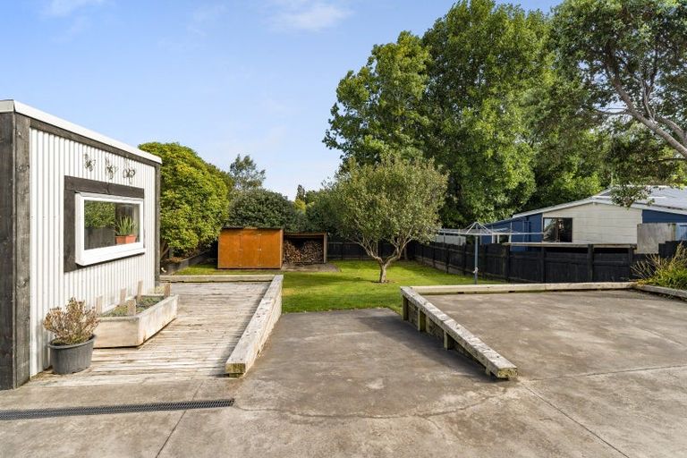 Photo of property in 17 Aorangi Road, Paraparaumu, 5032