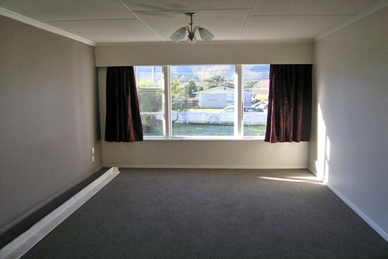 Photo of property in 201 Wellington Road, Wainuiomata, Lower Hutt, 5014