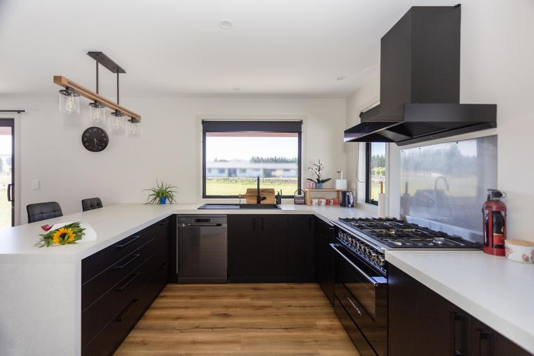 Photo of property in 405 Parsons Road, Weston, Oamaru, 9492