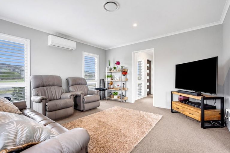 Photo of property in 2 Bragato Way, Te Kauwhata, 3710