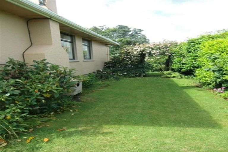 Photo of property in 4 Mission Street, Moturoa, New Plymouth, 4310