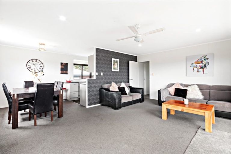 Photo of property in 67 Puriri Road, Pukekohe, 2120