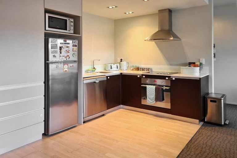 Photo of property in Revolucion Apartments, 206e/28 Torrens Terrace, Mount Cook, Wellington, 6011