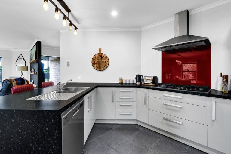 Photo of property in 34 Mercade Close, Stratford, 4332