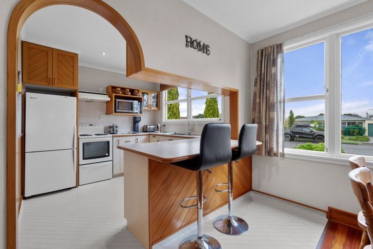 Photo of property in 21 Seddon Street, Carterton, 5713