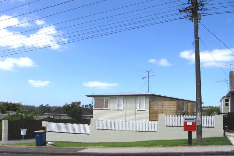 Photo of property in 2/73 Verbena Road, Birkdale, Auckland, 0626