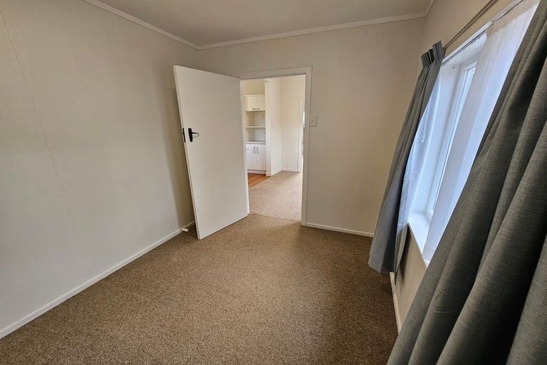 Photo of property in 30 Oxford Street, Fairfield, Hamilton, 3214