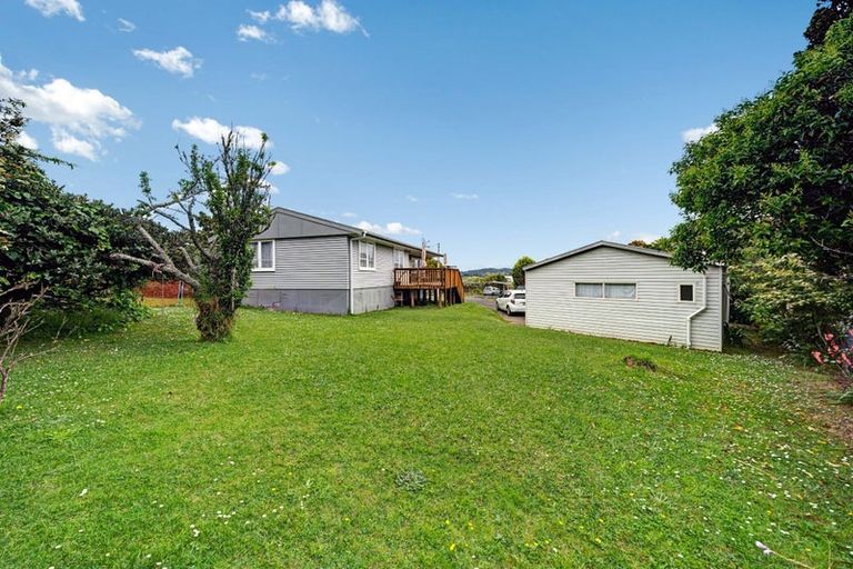 Photo of property in 58 Holbrook Street, Blockhouse Bay, Auckland, 0600
