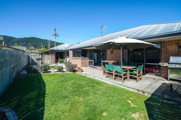 Photo of property in 328 Suffolk Road, Stoke, Nelson, 7011