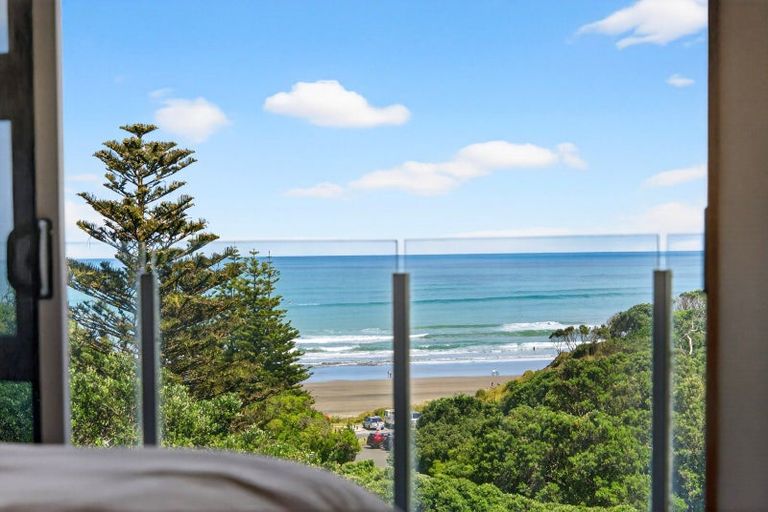 Photo of property in 10 Waitea Road, Muriwai, Waimauku, 0881