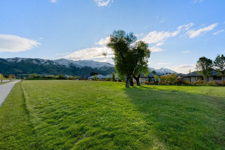 Photo of property in 31 Avalon Station Drive, Wanaka, 9305