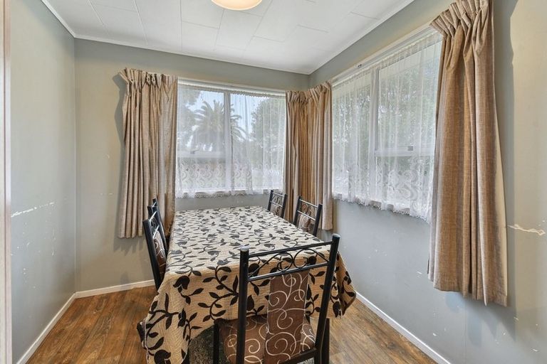 Photo of property in 2 Chantelle Place, Papatoetoe, Auckland, 2025