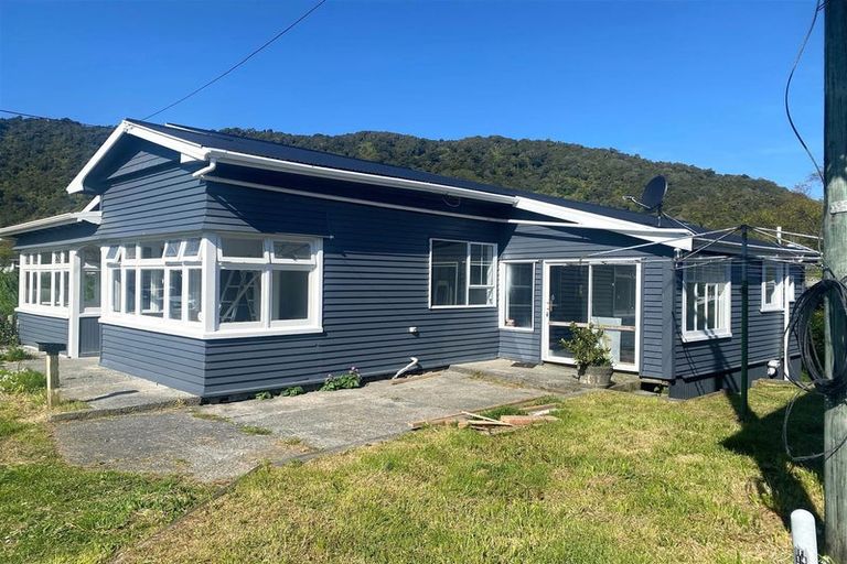 Photo of property in 9 Newcastle Street, Cobden, Greymouth, 7802