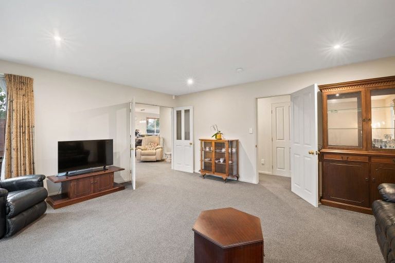 Photo of property in 5 Rosefield Lane, Northcote, Christchurch, 8052