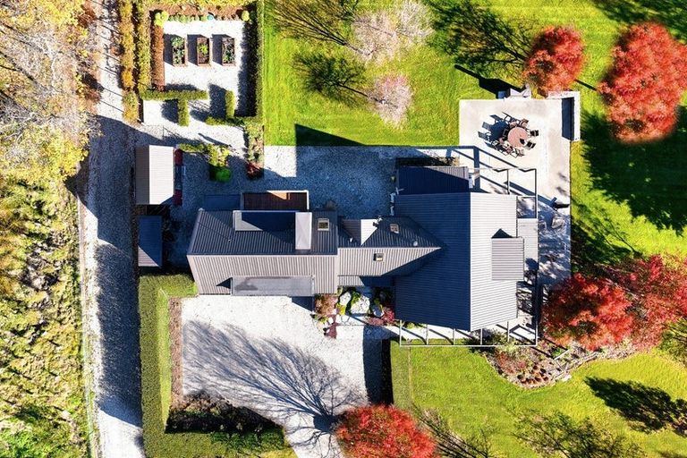 Photo of property in 237 Arrowtn-lke Hayes Road, Lake Hayes, Queenstown, 9371