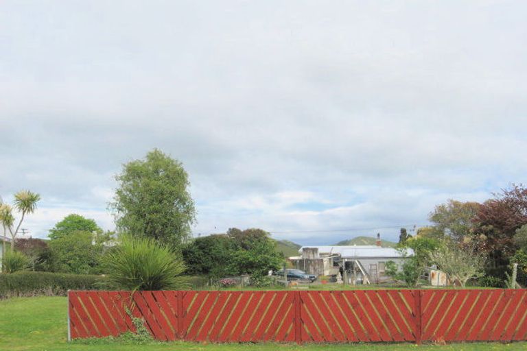 Photo of property in 7 Resolution Street, Tolaga Bay, 4077