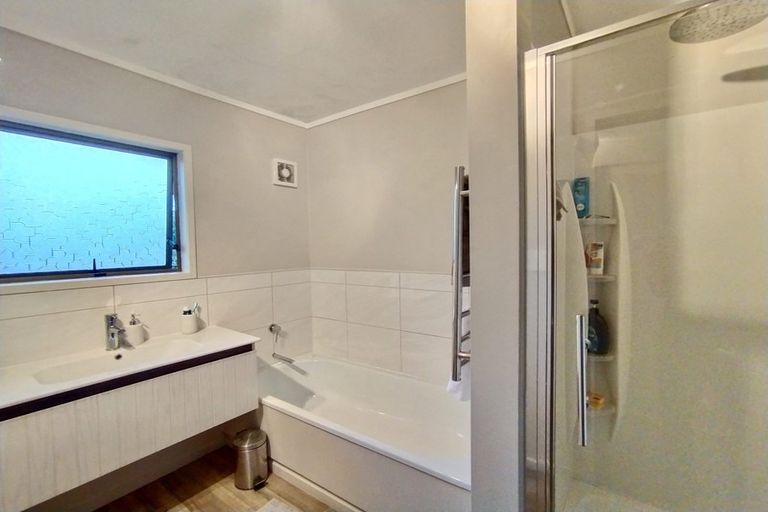 Photo of property in 1/20 Castor Bay Road, Castor Bay, Auckland, 0620