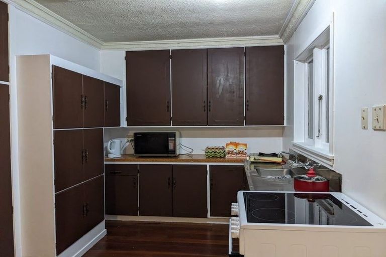 Photo of property in 166 Carrington Street, Lower Vogeltown, New Plymouth, 4310