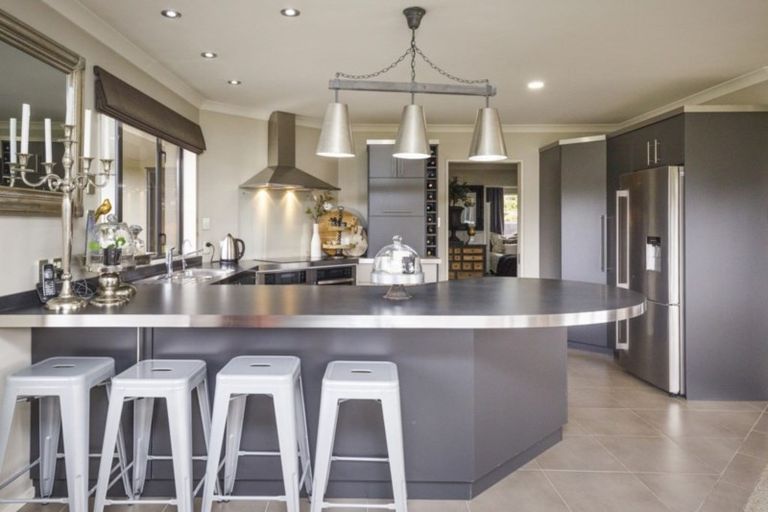 Photo of property in 15 Dobsons Lane, Kelvin Grove, Palmerston North, 4470