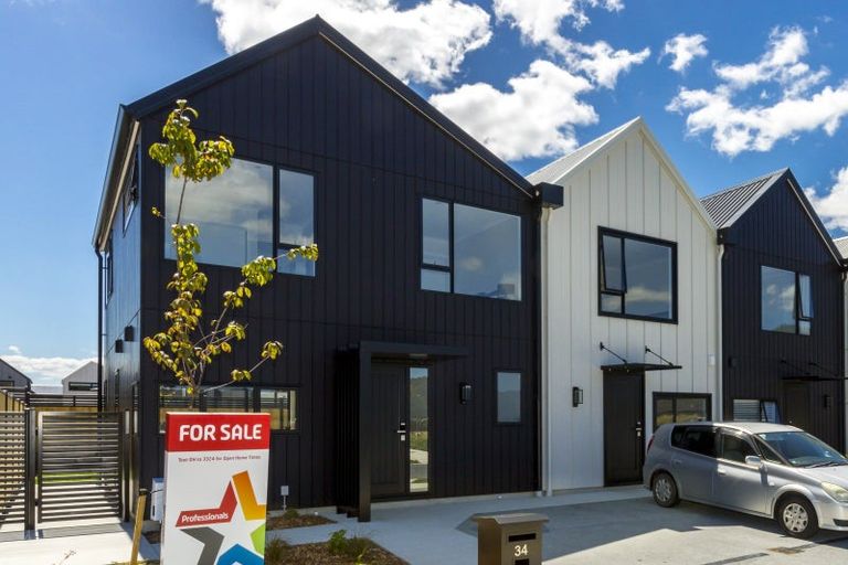 Photo of property in 34 Dahl Drive, Wallaceville, Upper Hutt, 5018