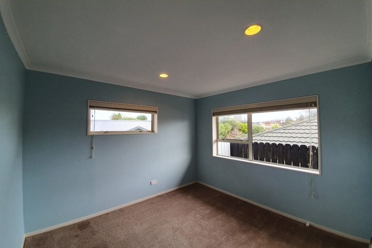Photo of property in 16 Bella Villa Drive, Waiuku, 2123