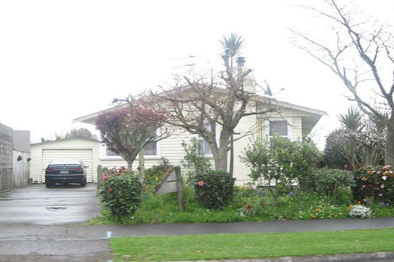 Photo of property in 4 Clifton Drive, Waitara, 4320