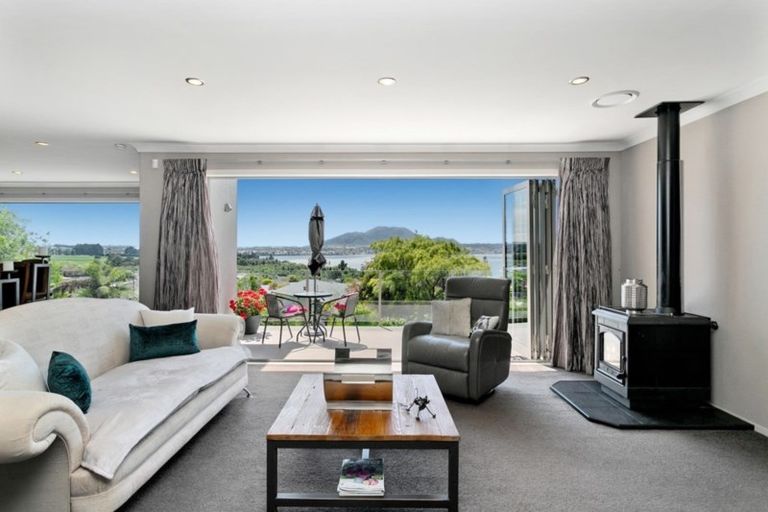 Photo of property in 28 Shera Street, Acacia Bay, Taupo, 3330