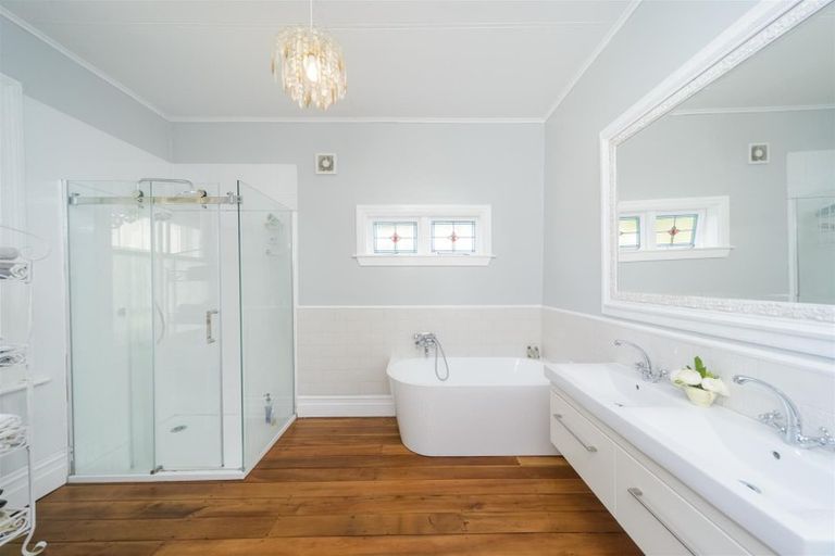 Photo of property in 89 Bridge Street, Bulls, 4818