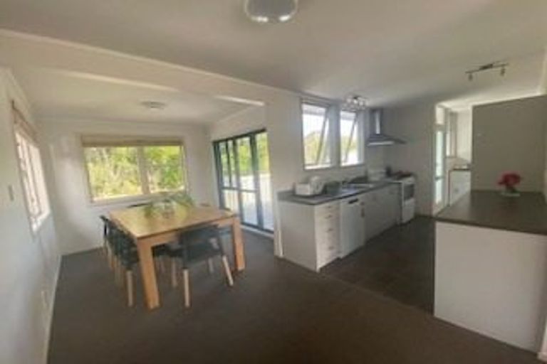 Photo of property in 18 Findlay Street, Tawa, Wellington, 5028