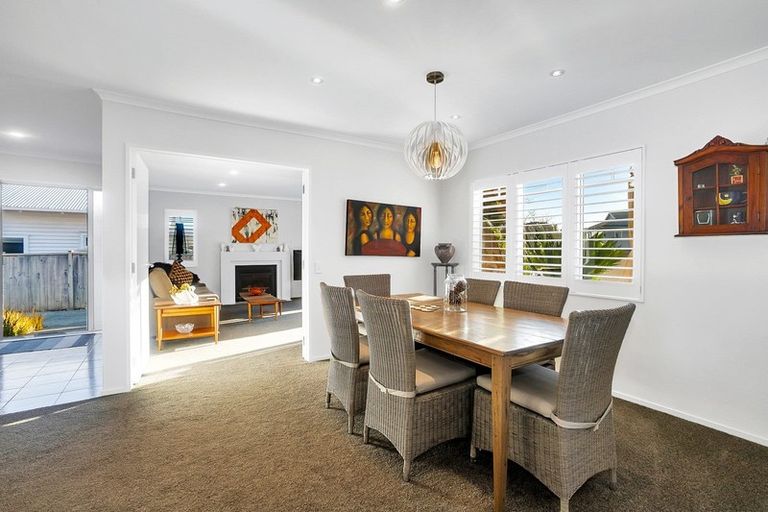 Photo of property in 10a Raymond Street, Point Chevalier, Auckland, 1022