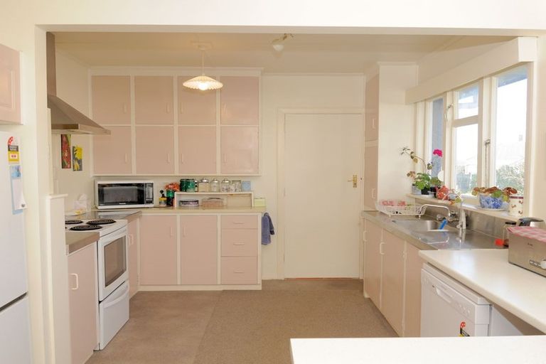 Photo of property in 61 Rhodes Street, Waimate, 7924