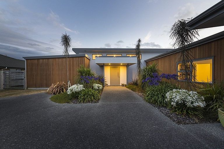 Photo of property in 60 Rodeo Drive, Kelvin Grove, Palmerston North, 4414