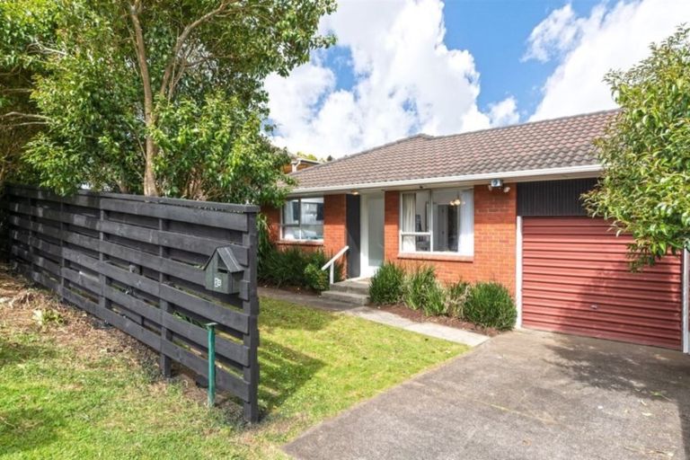 Photo of property in 1/2 Norman Road, Titirangi, Auckland, 0604