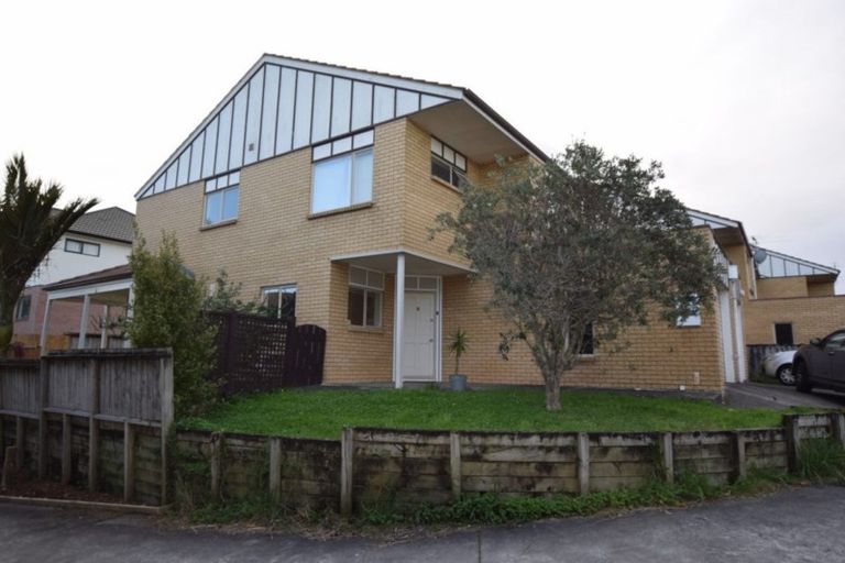 Photo of property in 1/17 Charlenne Close, Ranui, Auckland, 0612