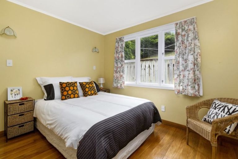 Photo of property in 14 Hinau Street, Tawa, Wellington, 5028
