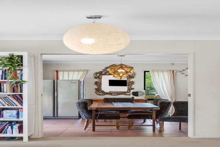 Photo of property in 17 Annalong Road, Dannemora, Auckland, 2016