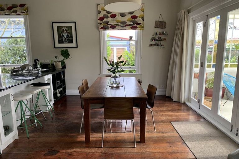 Photo of property in 86 Clyde Street, Island Bay, Wellington, 6023