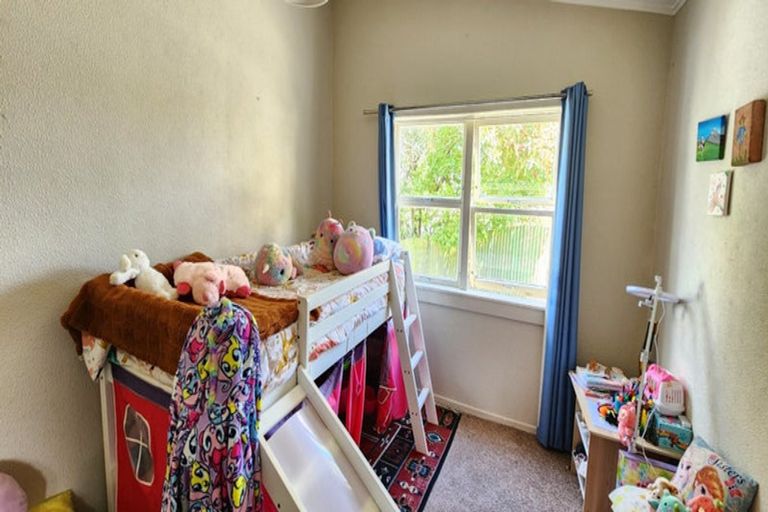 Photo of property in 238 Bridge Street, Eltham, 4322