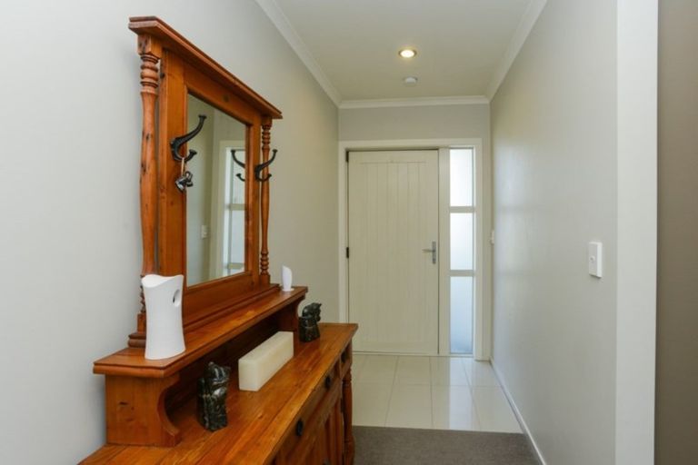 Photo of property in 100a Guppy Road, Taradale, Napier, 4112