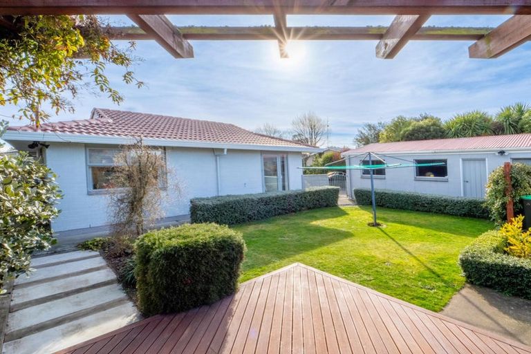 Photo of property in 3 Cam Place, Harewood, Christchurch, 8051