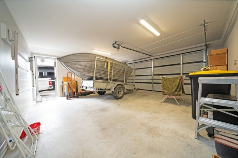 Photo of property in 64 Darlington Street, Ngatea, 3503