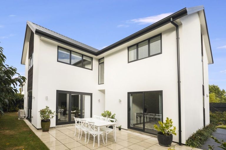 Photo of property in 2/27 Bristol Street, St Albans, Christchurch, 8014